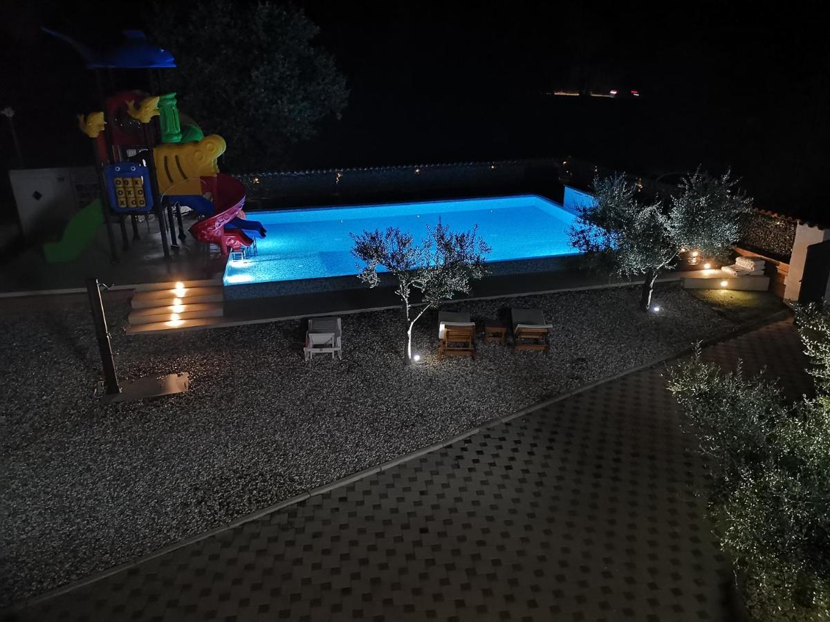 Jacuzi Cottage In The Olive Grove Pula Exterior foto